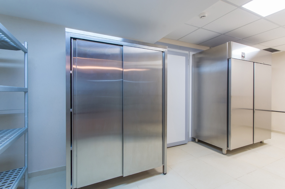 Commercial refrigeration maintenance